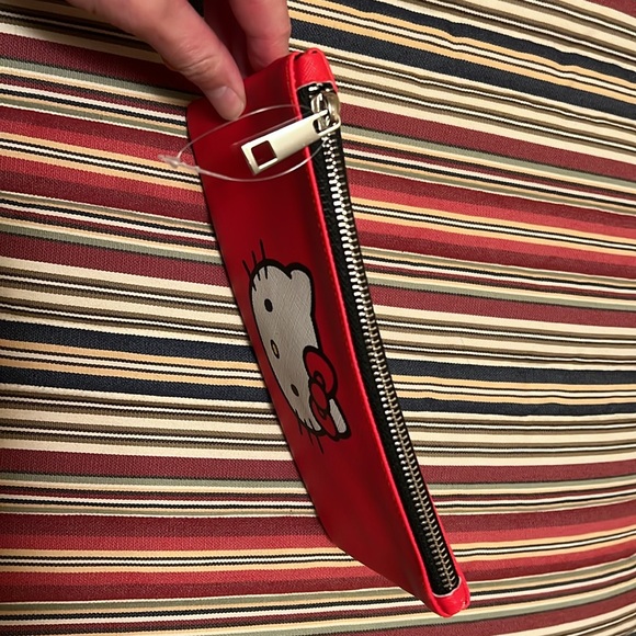 Brand new red hello kitty pencil case - Picture 2 of 3